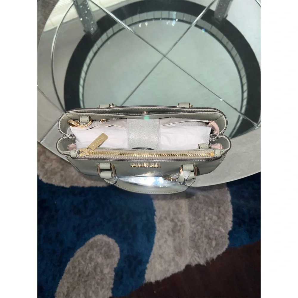 Handbag - Picture 2 of 3